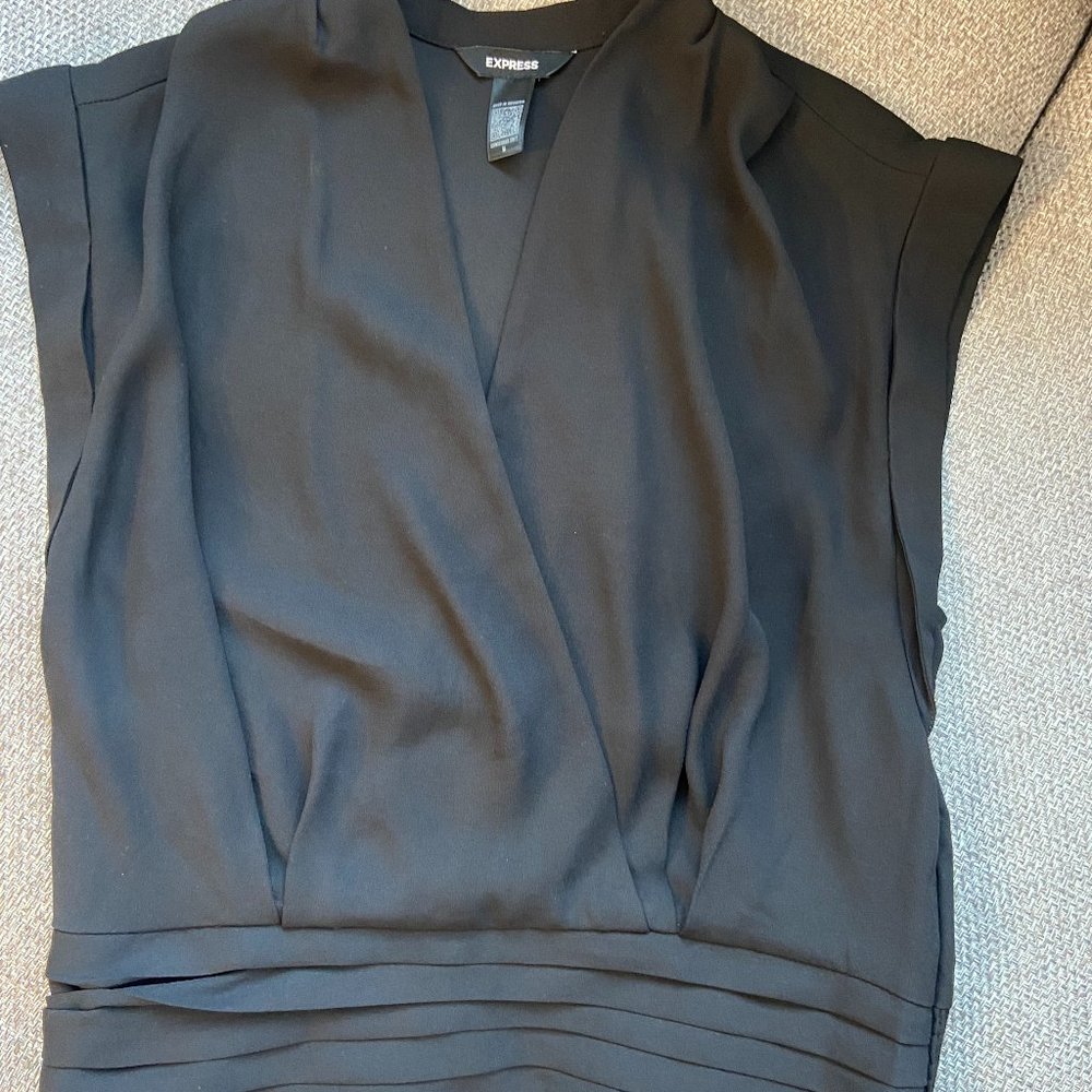 Express Gramercy V-neck Capped Sleeves Wrap Top, size medium
